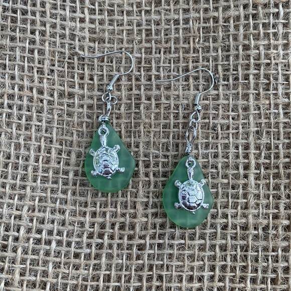 Jewelry - Nwt Handmade Turtle Earrings